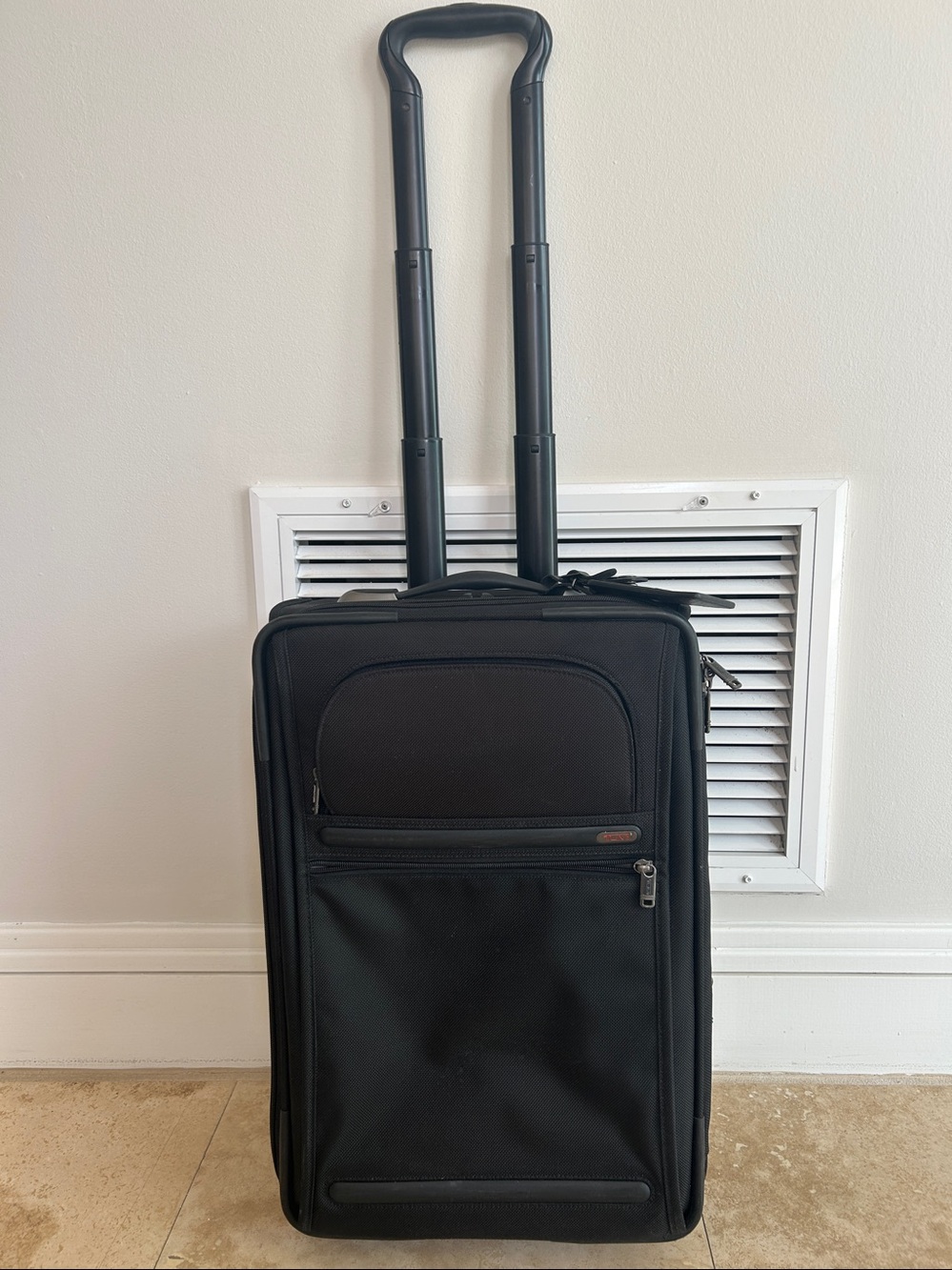 TUMI Alpha Int’l 22” Expandable CarryOn Suitcase Black Ballistic Nylon Tracer
